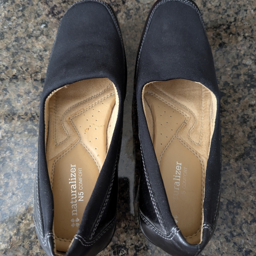 7.5M Naturalizer Women's Black Comfort Shoes